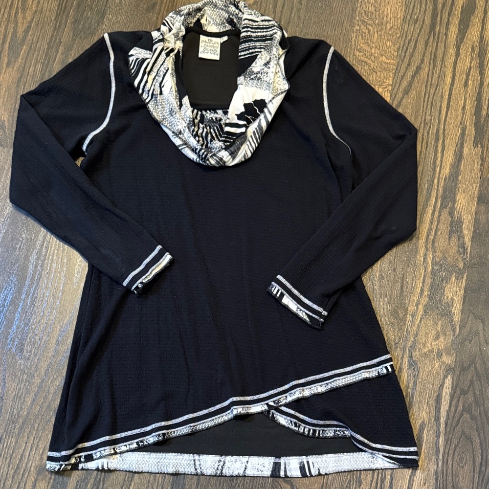 Parsley & Sage Black and White Cowl Neck Tunic